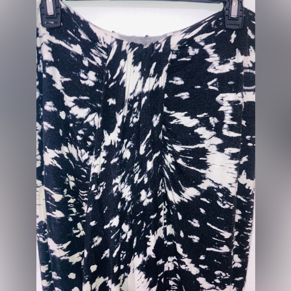 Wrap Front Tulip Skirt Size L - Picture 10 of 10